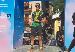 Davide Peretti della Podistica Buschese al momento dell'arrivo